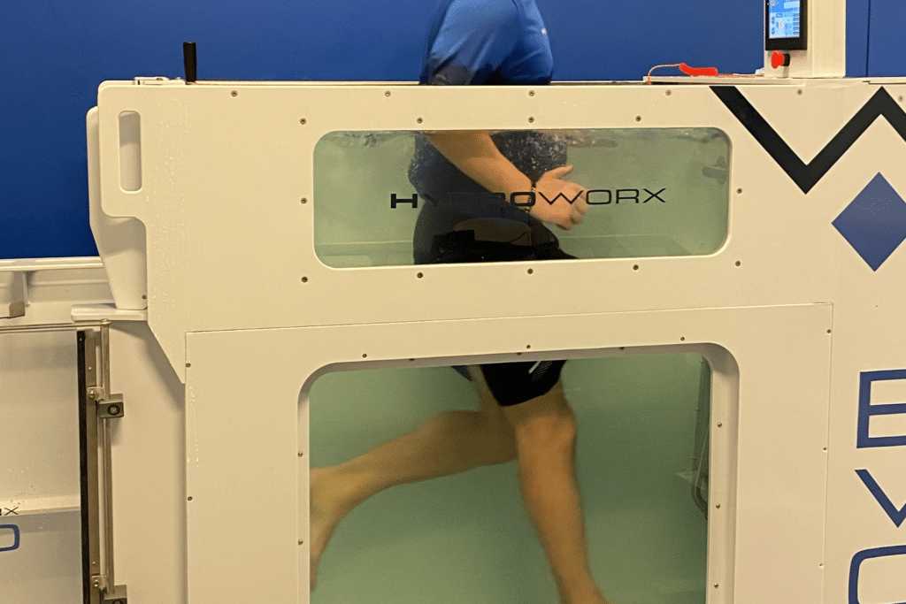 Underwater treadmill with runner inside